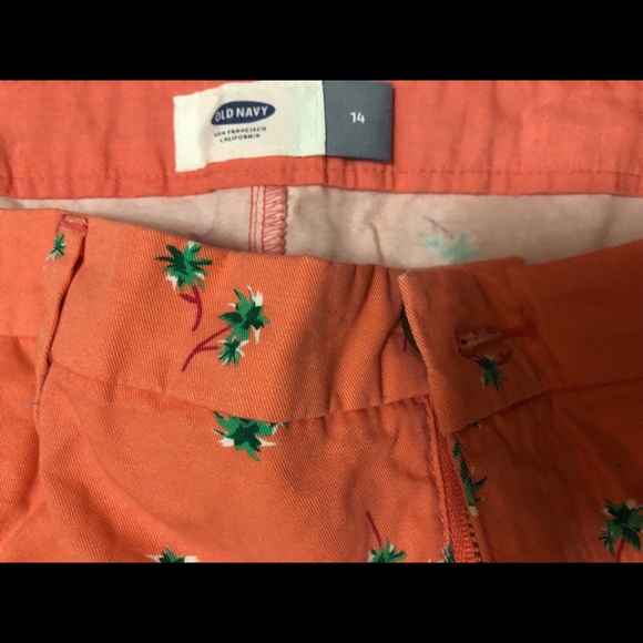 Old Navy Palm Tree Shorts - Picture 2 of 3